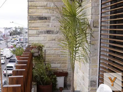 Depto Tipo Casa en Venta de 4 dormitorios