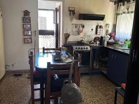 Carlos Pellegrini 1500, Piso 0