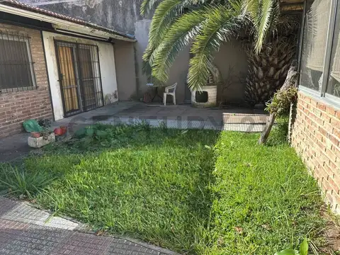VENTA CASA 4 AMBIENTES QUILMES