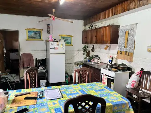 Casa 5 ambientes con 1 baño