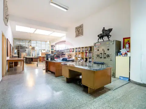 VENTA LOCAL COMERCIAL AVENIDA LIBERTADOR CENTRO