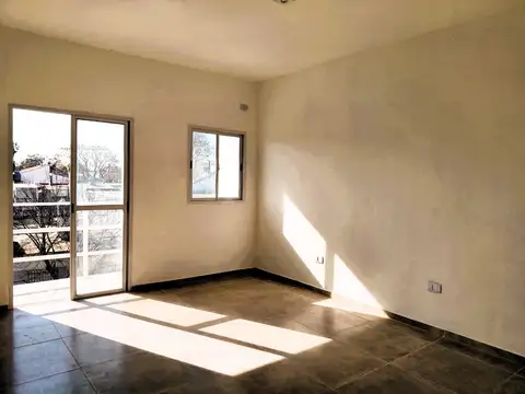 Depto Tipo Casa en Venta en Villa Adelina, USD 120.000