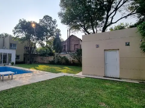 Casa en Venta con 4 cocheras
