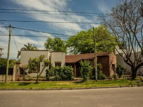 Venta Casa en amplio lote