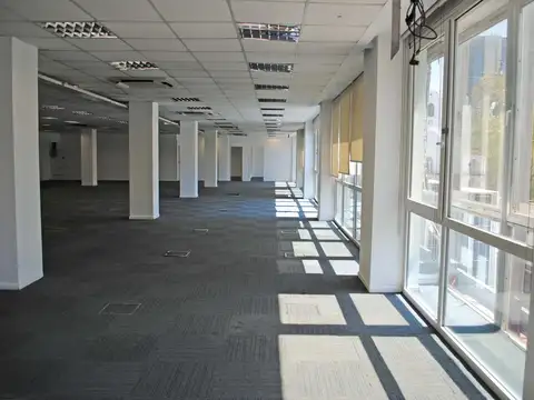 Oficina  Monserrat con vista a Plaza de Mayo