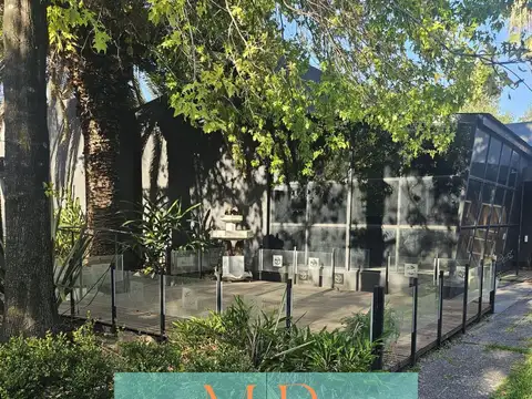 Quinta en Venta con 4 cocheras