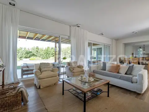 Casa en Venta en Albanueva, USD 1.160.000