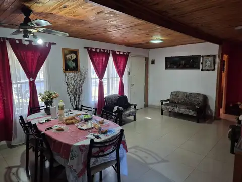 Casa 4 ambientes con 1 baño