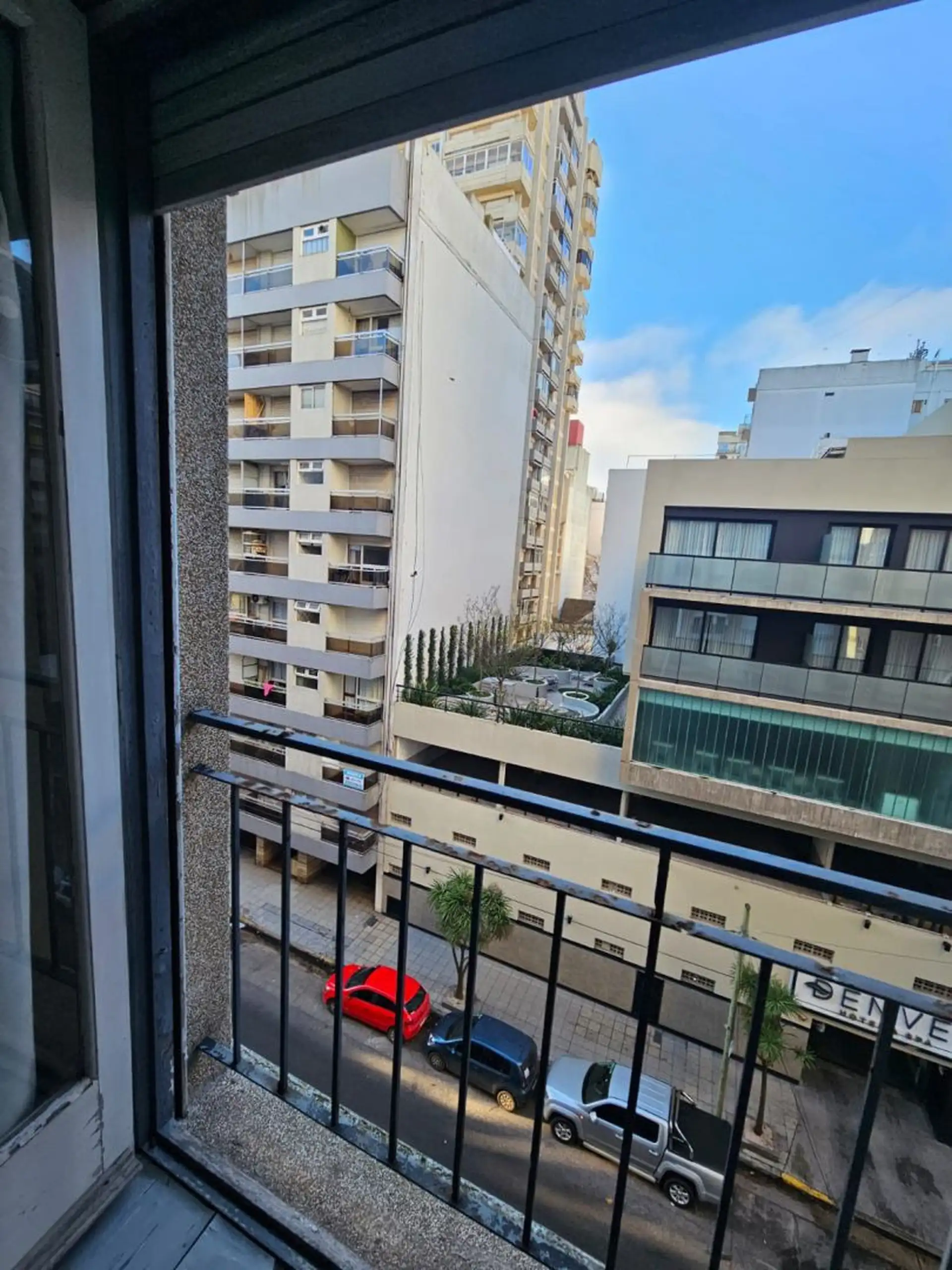 Monoambiente en venta al frente - Plaza Colón