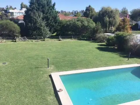Chalet En Venta En Club De Campo Abril