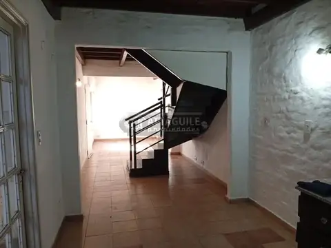 Depto Tipo Casa en Alquiler de 2 dormitorios