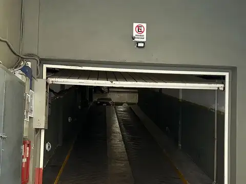 VENTA Cochera cubierta, Belgrano - Excelente!