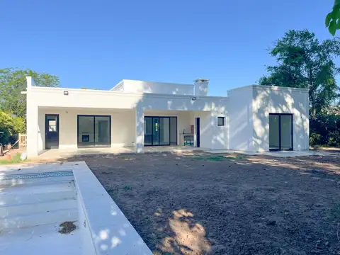 Casa 4 ambientes con 3 baños