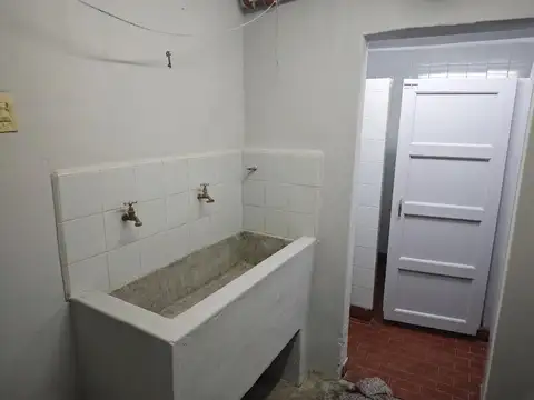 Depósito en alquiler Coghlan Tamborini al 4000