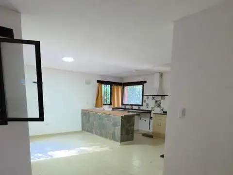Casa 3 ambientes con 2 baños