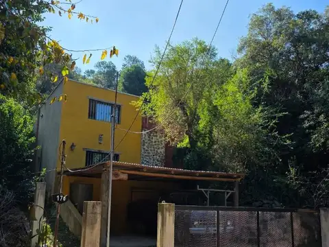 CASA EN VENTA - RIO CEBALLOS 