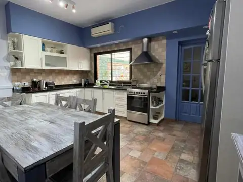 Casa 4 ambientes con 3 baños