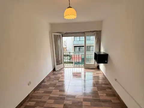 DEPARTAMENTO MONOAMBIENTE EN ESTADO ORIGINAL A LA CALLE – ZO