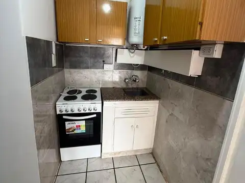 DEPARTAMENTO MONOAMBIENTE EN ESTADO ORIGINAL A LA CALLE – ZO