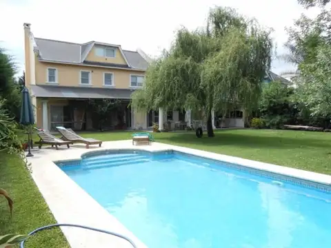 Casa 6 ambientes con 3 baños