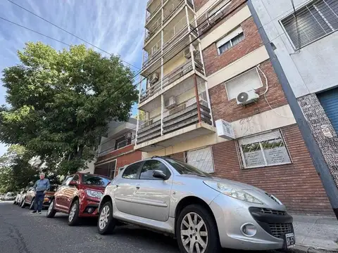 Departamento monoambiente. | Aristobulo del valle al 1300