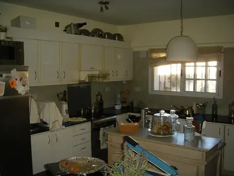 Casa 4 ambientes con 4 baños