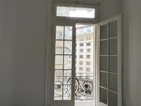 Avenida Sarmiento 900