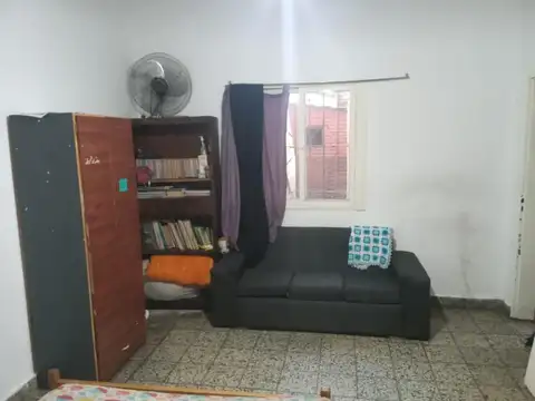 Thames 975 , Piso PB