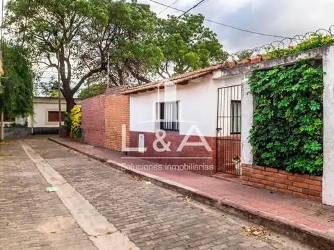 CASA MARIANO MORENO ( rotonda de los deportes Tres Cerritos)