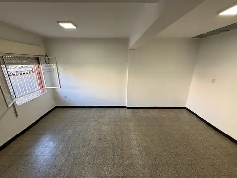 Casa en Alquiler con 2 cocheras