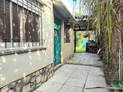 Casa 4 ambientes en  venta Burzaco