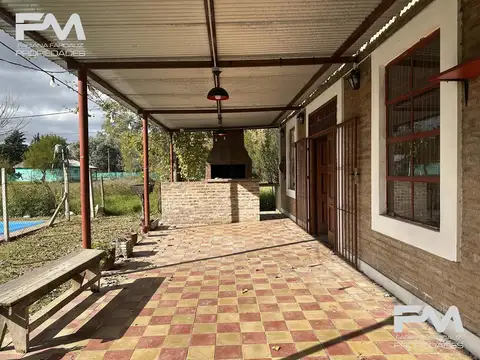 Casa 4 ambientes con 2 baños