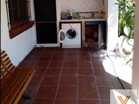 Casa en venta - 4 dormitorios 3 baños - quincho pileta - 348mts2  - Don Torcuato