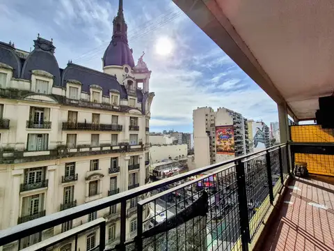 Departamento de 51 m² con 1 Dormitorio en Venta en el Once, Apto Profesional al frente con balcon corrido
