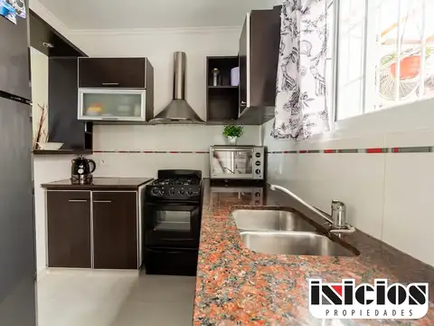 Departamento 4 ambientes con 2 baños