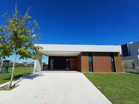 Venta Casa 4 Amb pileta Santa Lucia Pilar del Este
