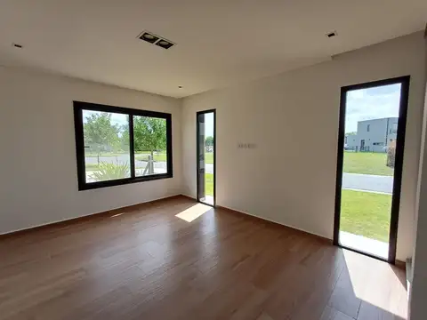 Venta Casa 4 Amb pileta Santa Lucia Pilar del Este