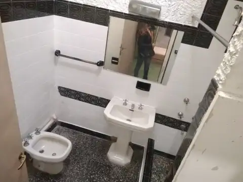 Depto Tipo Casa en Alquiler en Moron, $ 630.000