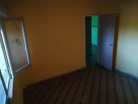 Alquiler PH 3 Ambientes con Patio en Morón.