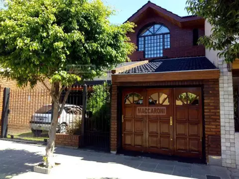 Venta de Casa 4 AMBIENTES en Liniers, Caba