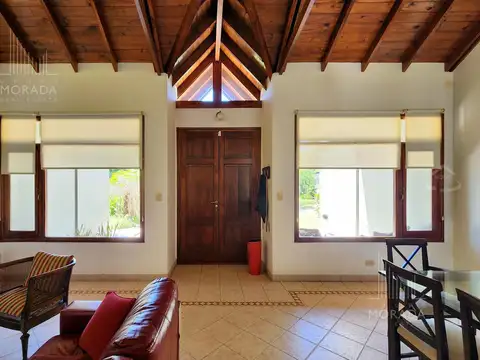 Casa en Venta en Garin, USD 225.000