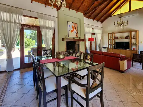 Casa en Venta con 6 cocheras