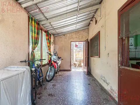 Casa 5 ambientes con 1 baño