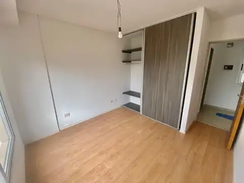 DUEÑO DIRECTO ALQUILA EXCELENTE DEPTO 2 AMBIENTES EN MORON GRAN UBICACION.