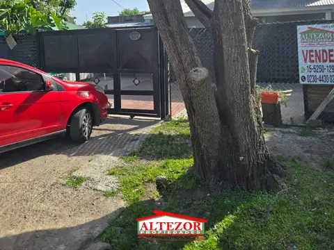 Casa en Venta con 2 cocheras