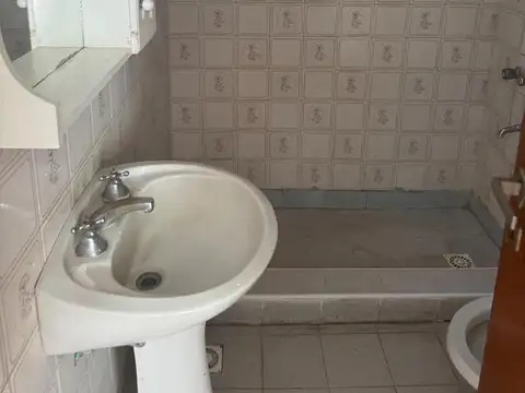 Departamento en Alquiler en Los Hornos, $ 650.000