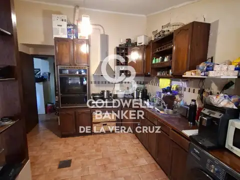 Casa en Alquiler con 4 cocheras