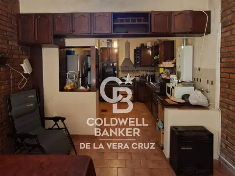 Casa 5 ambientes con 2 baños