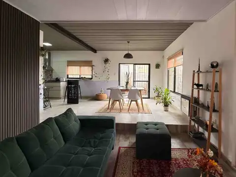 Casa 5 ambientes con 3 baños