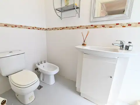 CASA 3 DORMITORIOS - IMPECABLE